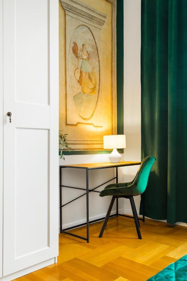 Glamorous Apartment In Heart Of Old Town Krakow Ngoại thất bức ảnh